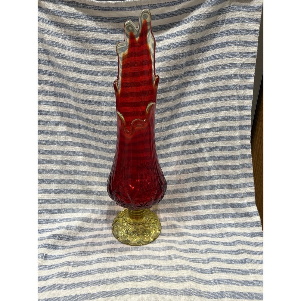 Vintage Swung Amberina Glass Vase – Red & Yellow Starburst Base 13.5 "‎ Tall